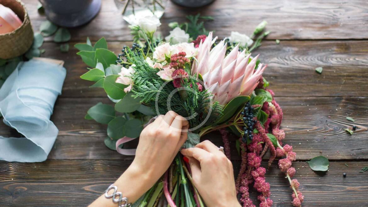 Who Gives Florist Lessons?